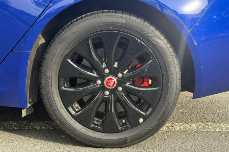 捷豹XEL 2018款 2.0T 200PS 精英版车身外观6009