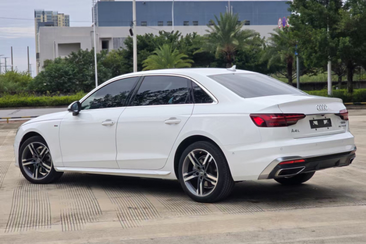奥迪A4L 2020款 40 TFSI 豪华动感型车身外观6003