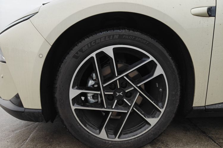 小鹏P7+ 2024款 超长续航 Max车身外观6010