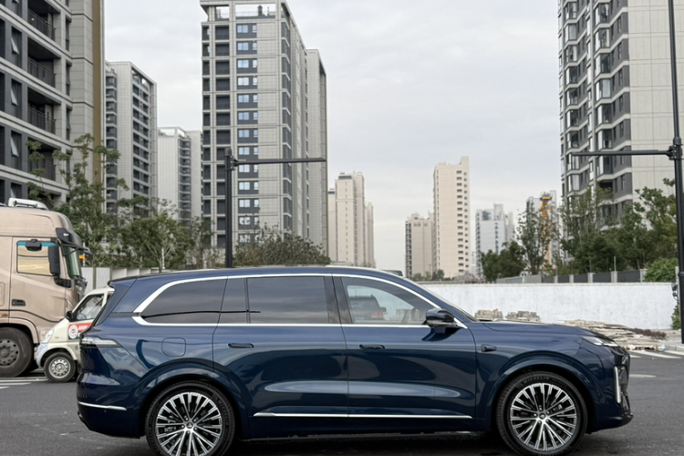 深蓝汽车 深蓝S09 2025款 四驱Ultra+ 高定版车身外观6008