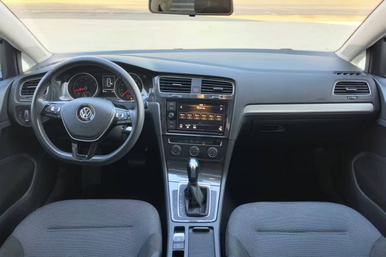 大众 高尔夫 2019款 1.6L 自动舒适型 国V中控内饰7001