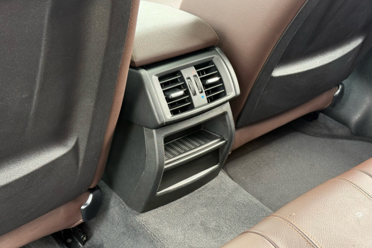 宝马X4 2016款 xDrive20i M运动型中控内饰7011