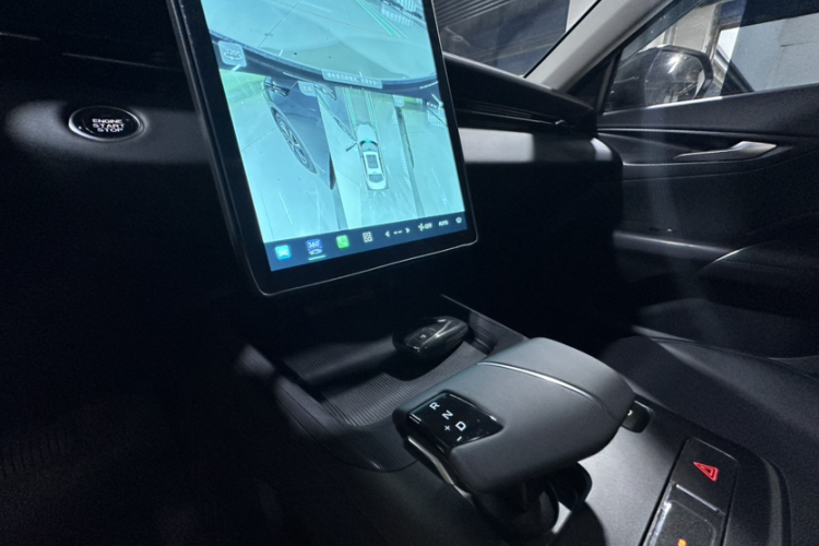 长安 逸动 2025款 蓝鲸 1.5T 500Bar尊贵型车身外观6006