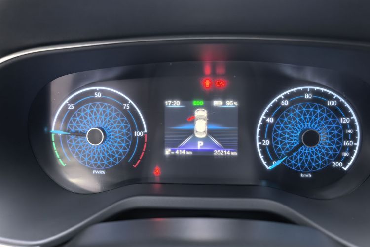 红旗E-QM5 2023款 改款 基础出行版中控内饰15