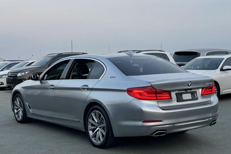 宝马5系新能源 2019款 530Le 豪华套装车身外观6006