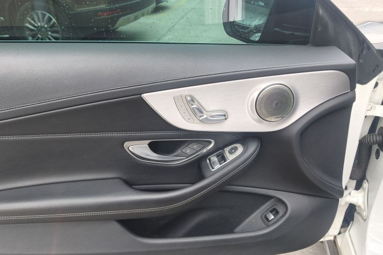 奔驰C级(进口) 2017款 C 200 4MATIC 轿跑版局部细节9002