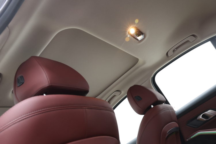 宝马3系 2025款 325i M运动套装中控内饰7005