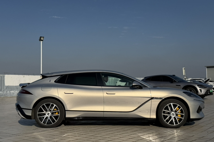 腾势Z9GT 2024款 1100四驱Pro版车身外观6007