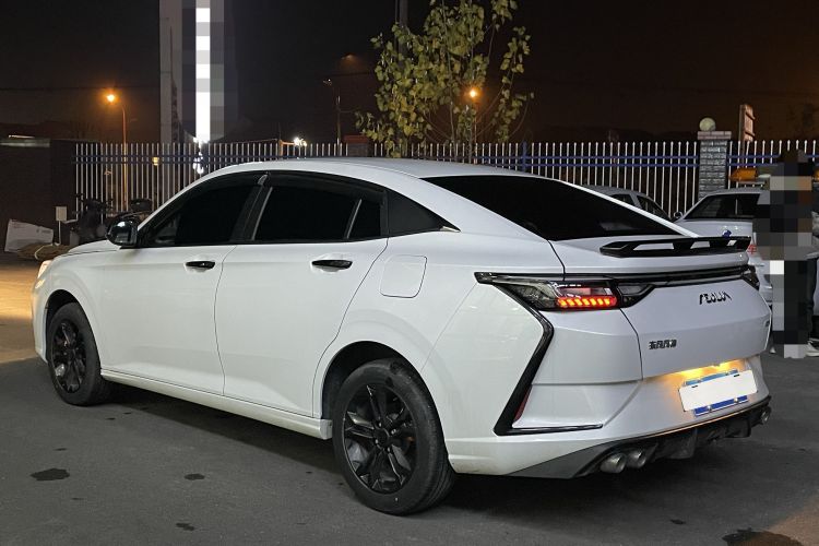 东风风神 奕炫 2023款 1.5L 自动荣耀版车身外观6002