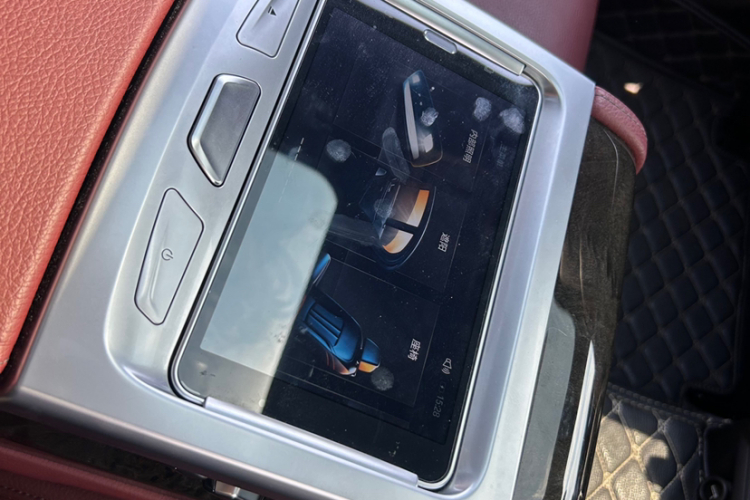 宝马5系 2019款 530Li 尊享型 M运动套装中控内饰7002