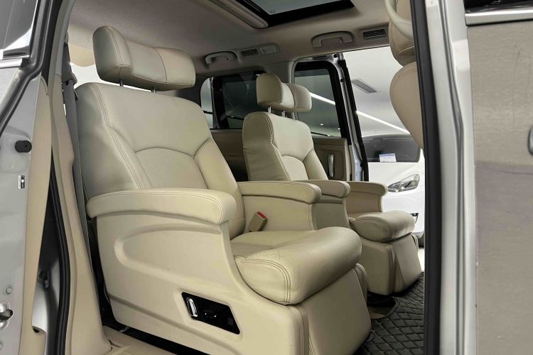 日产 贵士 2013款 3.5L SL中控内饰7002