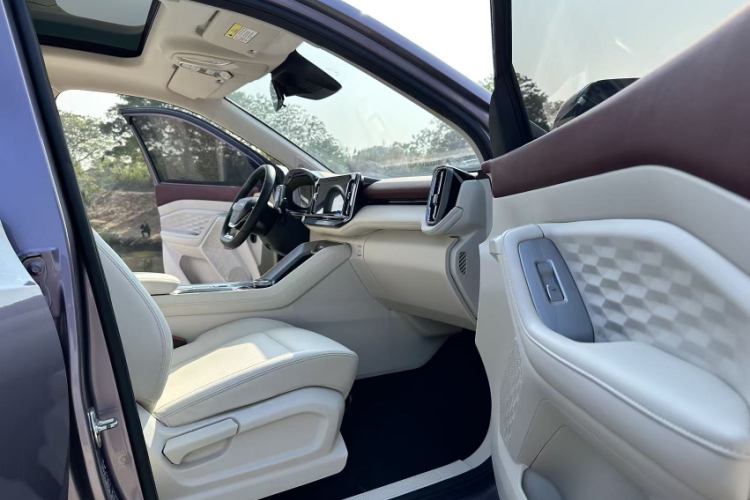 五菱汽车 五菱星云 2023款 2.0L DHT 旗舰版中控内饰7007