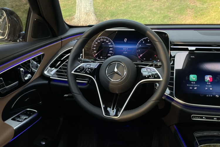 奔驰E级 2024款 E 260 L中控内饰7003