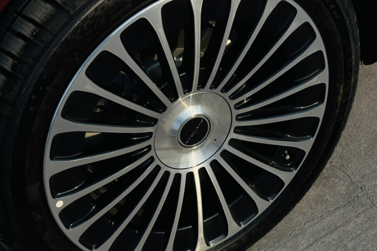 鸿蒙智行 享界S9 2025款 增程 Ultra车身外观6005