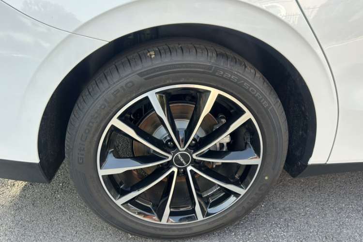 荣威D7 2025款 DMH 125km 世界冠军版车身外观6013