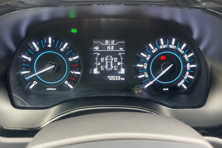 奇瑞 瑞虎3 2016款 1.6L 手动智尚版中控内饰15