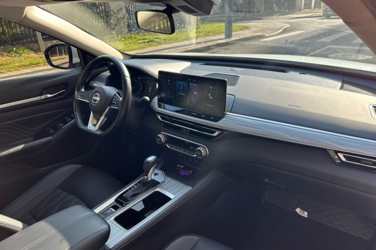 日产 天籁 2022款 2.0T XL 进享版中控内饰7013