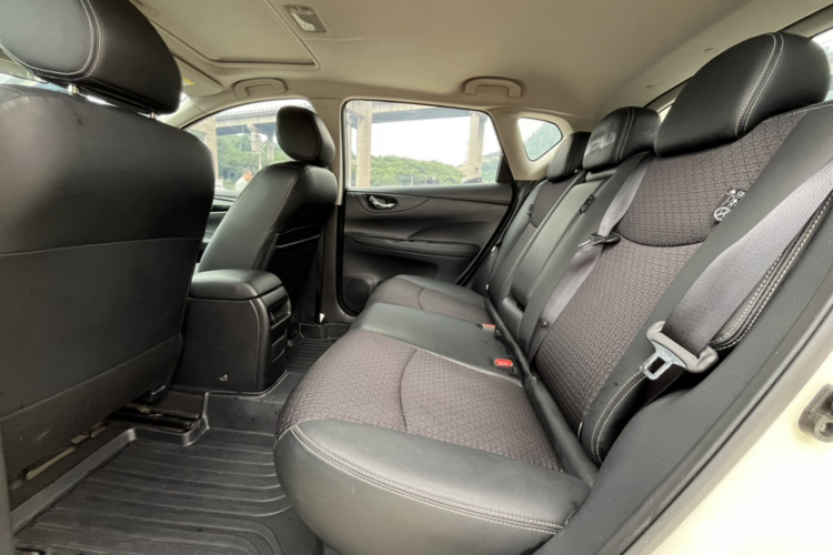 日产 骐达TIIDA 2016款 1.6L CVT智行版中控内饰7003