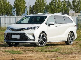 丰田 格瑞维亚 2023款 2.5L混动 舒适版