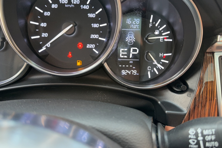 众泰SR9 2017款 2.0T 自动极致之心版中控内饰15