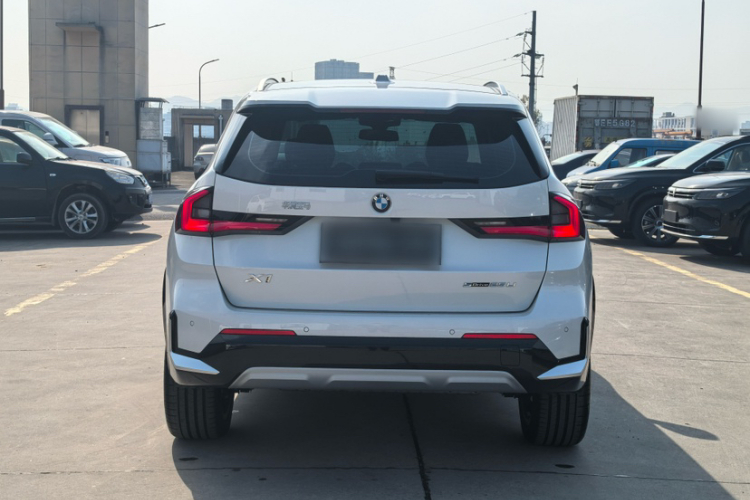 宝马X1 2024款 sDrive25Li X设计套装车身外观6004