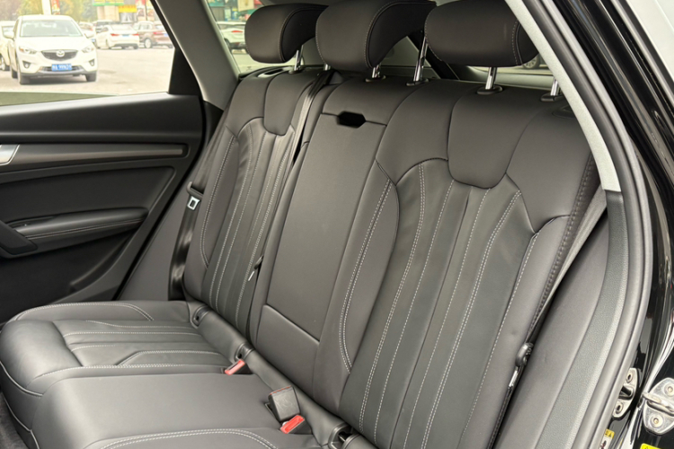 奥迪Q5L 2022款 45T 豪华动感型中控内饰7003