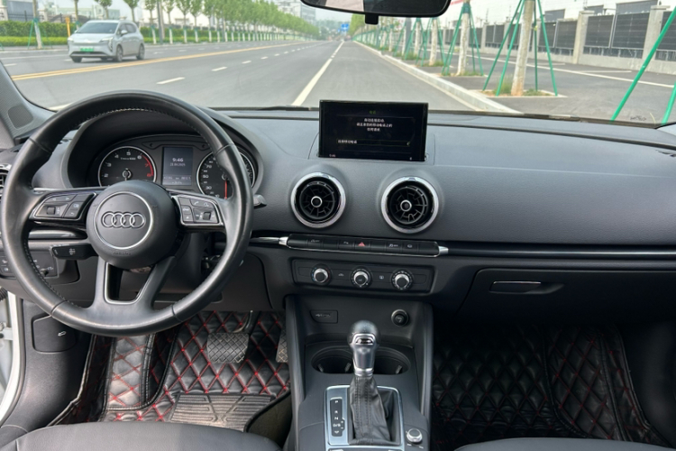 奥迪A3 2020款 Limousine 35 TFSI 时尚型 国VI中控内饰7001