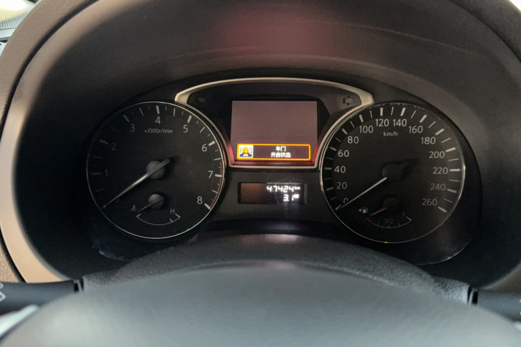 日产 天籁 2016款 改款 2.0L XL舒适版中控内饰15