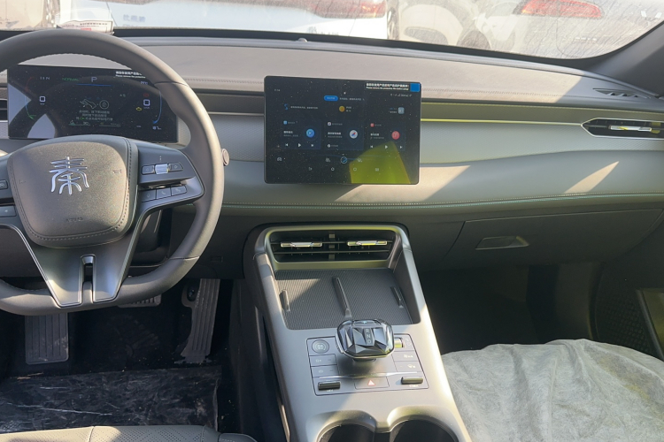 比亚迪 秦PLUS 2025款 DM-i 智驾版 55KM领先型中控内饰7003