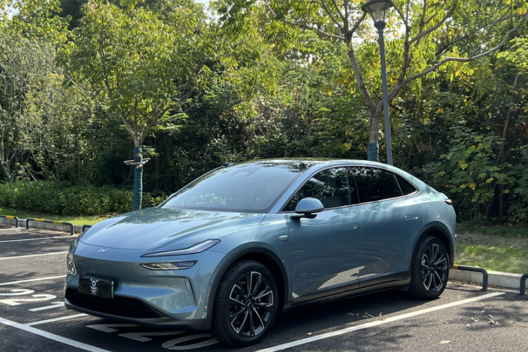 乐道L60 2024款 60kWh 后驱版车身外观1