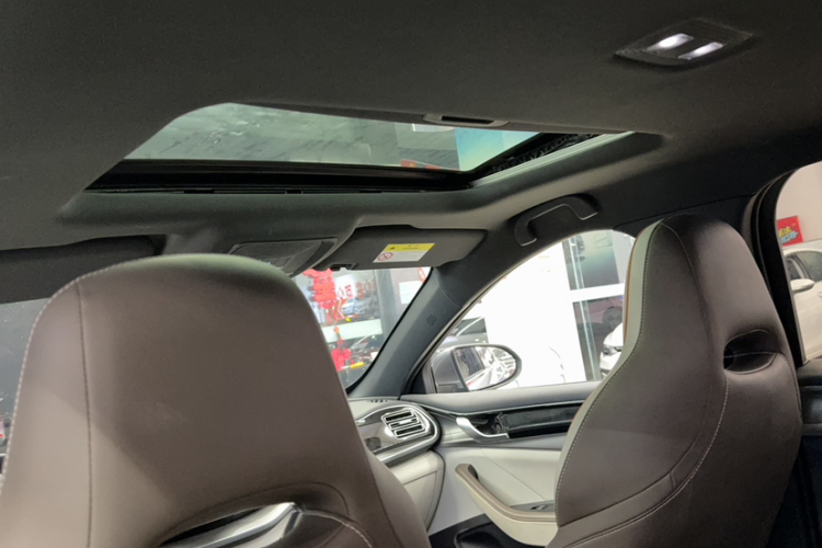 比亚迪 秦PLUS 2023款  冠军版 DM-i 120KM超越型局部细节22