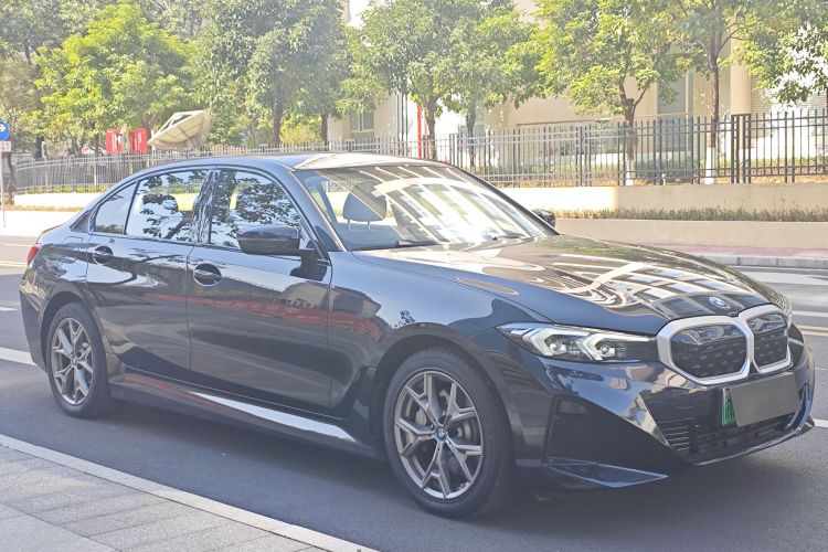 宝马i3 2022款 eDrive 35 L车身外观6003