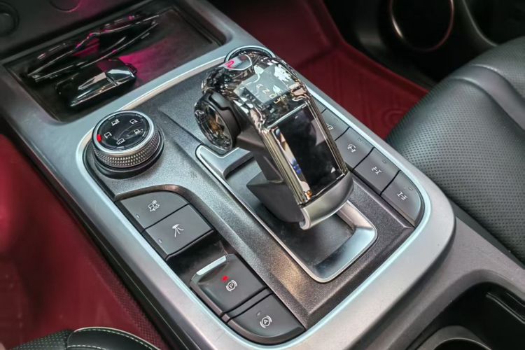 坦克300 2021款 越野版 2.0T 征服者中控内饰7005