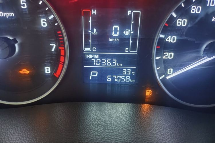 北京现代ix25 2015款 1.6L 自动两驱智能型GLS中控内饰15