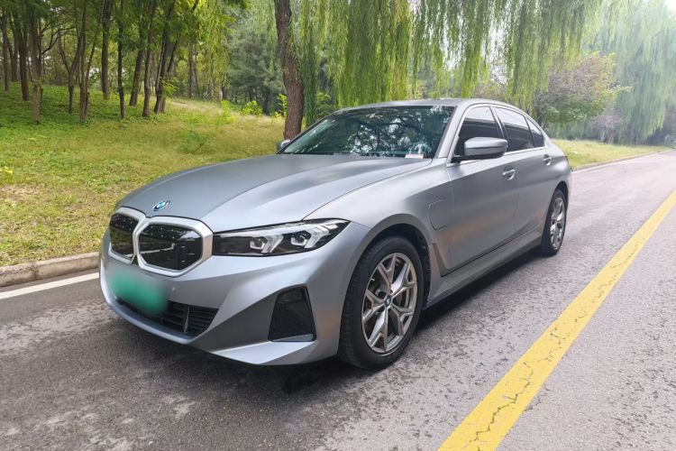 宝马i3 2024款 eDrive 35 L车身外观1