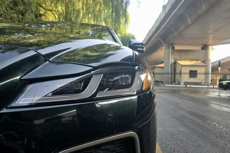 捷豹XFL 2021款 XFL 2.0T P250 两驱尊享豪华版局部细节9004