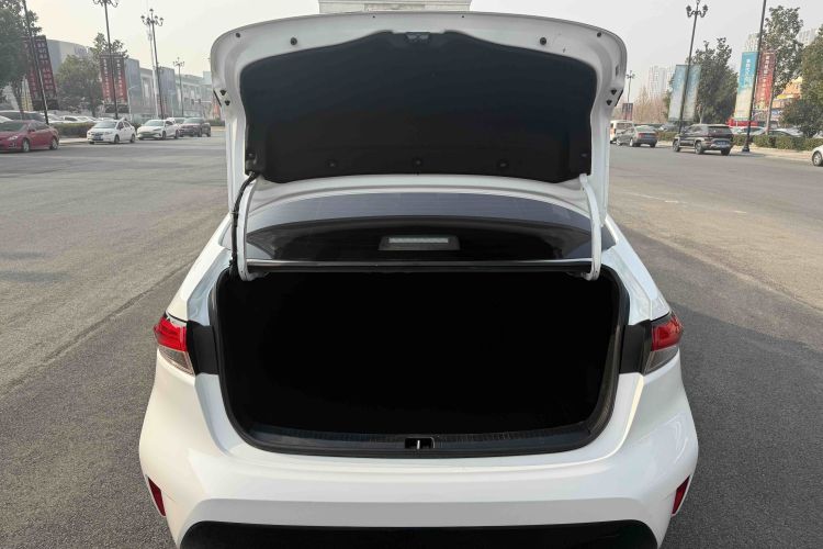 丰田 雷凌 2022款 双擎 1.8H E-CVT豪华版中控内饰7006