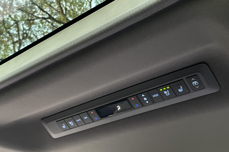 丰田 格瑞维亚 2022款 2.5L混动 尊爵版中控内饰7004