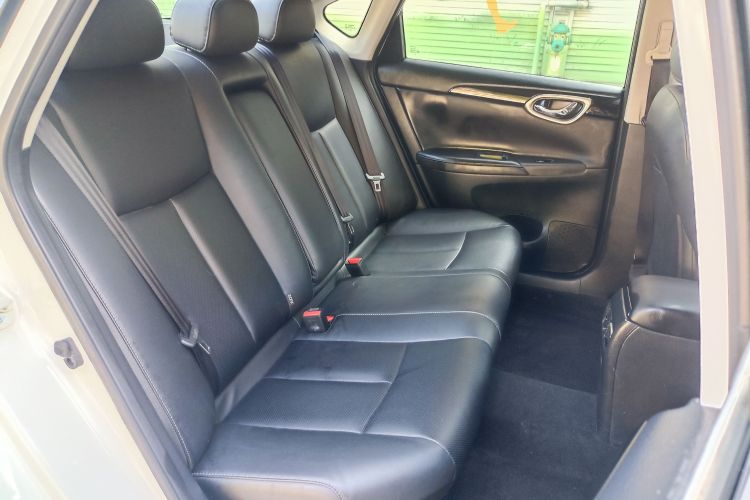 日产 轩逸 2024款 经典 1.6XL CVT豪华版中控内饰7005