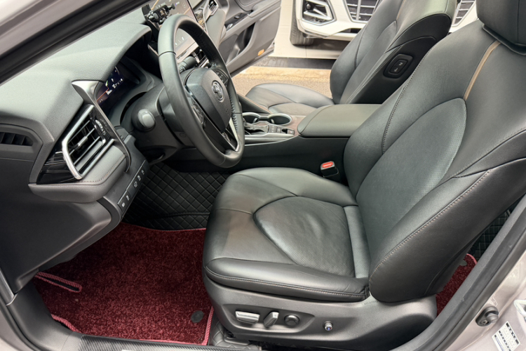 丰田 凯美瑞 2023款 2.5G 豪华版中控内饰7001