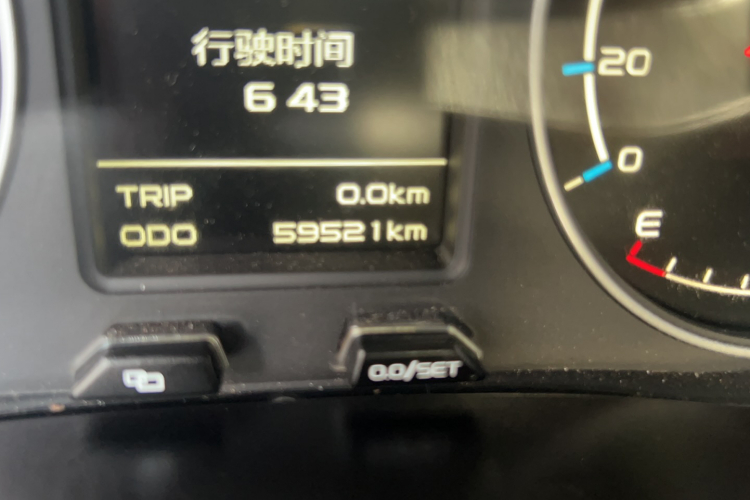 吉利汽车 远景X6 2016款 1.8L 手动尊贵型中控内饰15