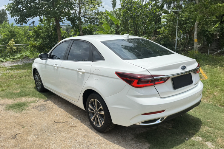 福特 福睿斯 2021款 1.5L 自动钻石版车身外观6002