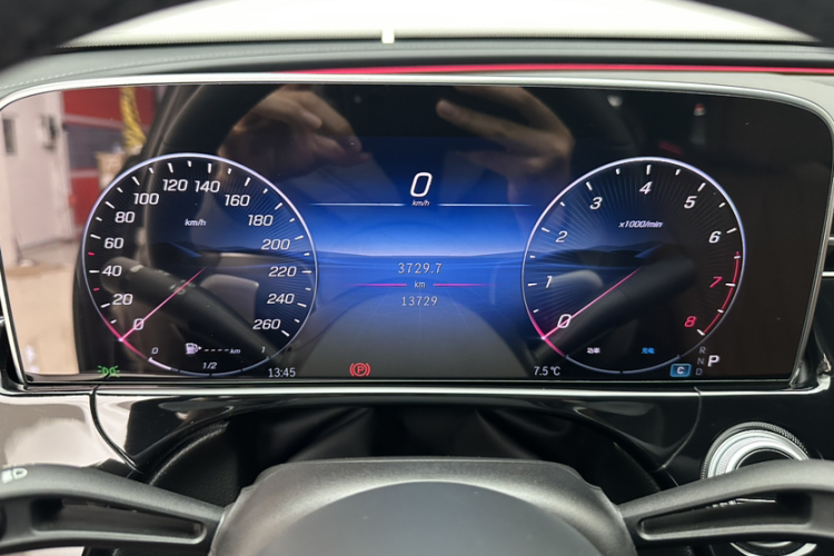 奔驰E级 2025款 E 300 L 豪华型中控内饰15