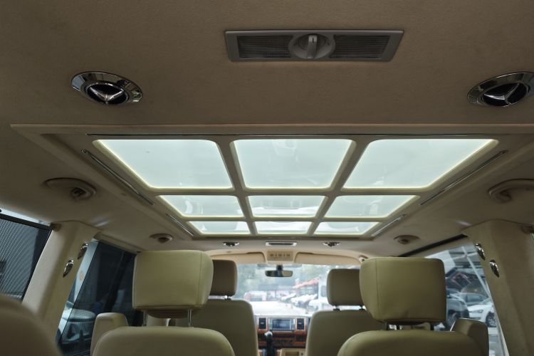 大众 凯路威 2018款 2.0TSI 四驱豪华版 7座中控内饰7001