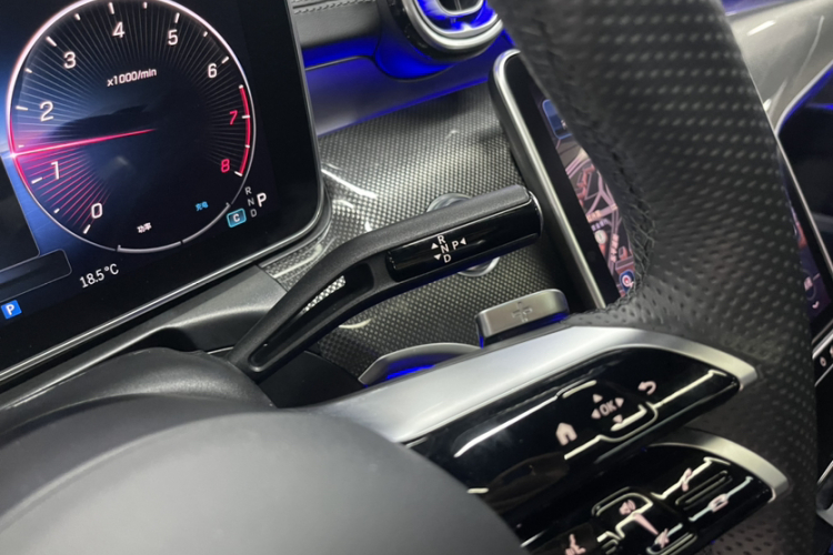 奔驰C级 2023款 改款 C 260 L 皓夜运动版局部细节18