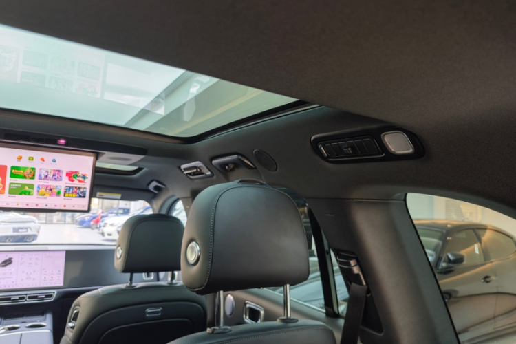 理想汽车 理想L8 2024款 Ultra中控内饰7003