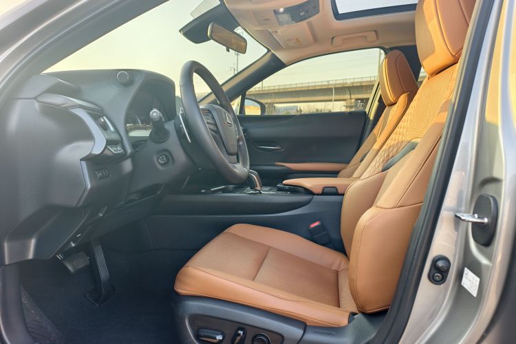 雷克萨斯UX新能源 2020款 300e 纯·悦版中控内饰7001