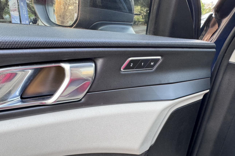 领克01 2021款 2.0TD 两驱耀Pro中控内饰7002