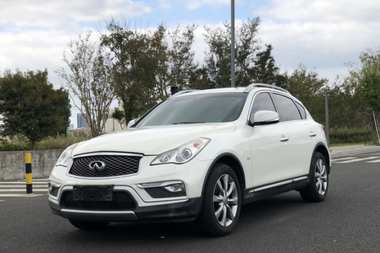 英菲尼迪QX50 2015款 2.5L 舒适版车身外观1