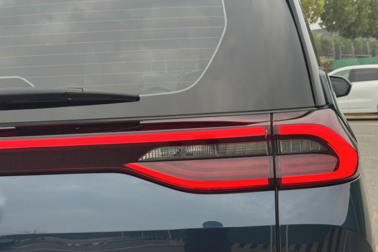 广汽传祺 传祺M6 2021款 270T DCT尊享版（七座）车身外观6008